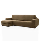 Funda de chaise longue elástica Soraya en color Camel, brazo corto, lado izquierdo