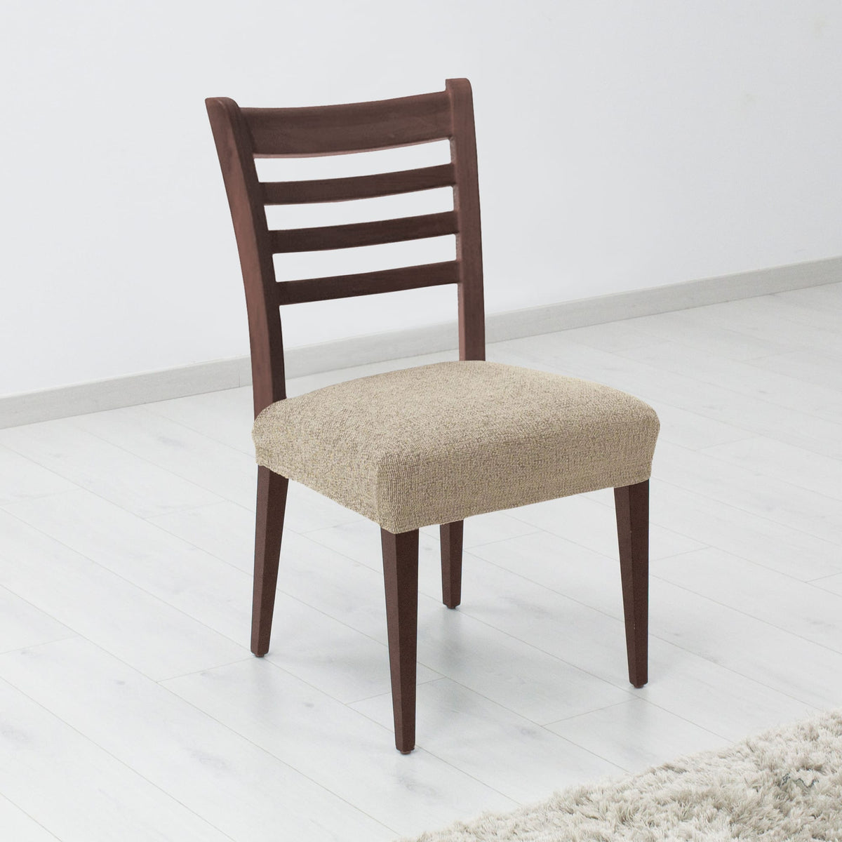 Pack de fundas de silla elásticas Soraya en color Beige (ambiente)