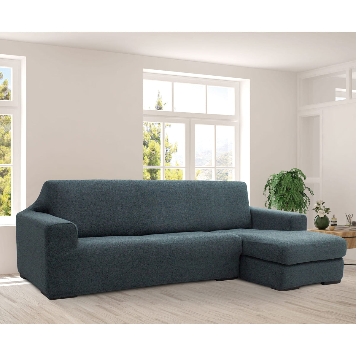 Funda de chaise longue elástica Soraya en color Azul grisáceo (ambiente)