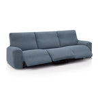 Funda de sofá relax elástica Willy de 3 plazas con pies juntos (modelo en Azul Claro)