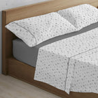 Juego de Sábanas Estampadas Lucy con Biés | 50% Algodón - 50% Poliéster 144 hilos - Gris