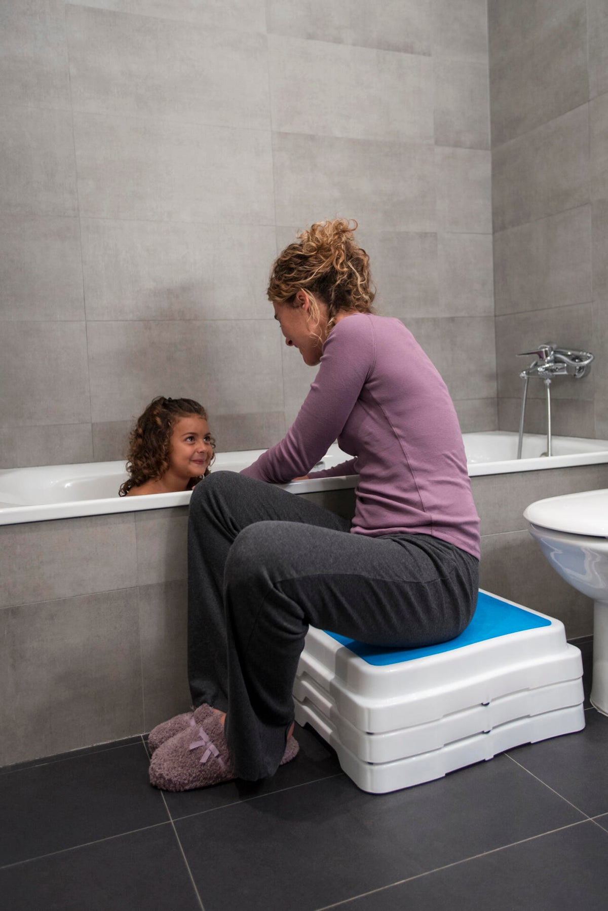 Escalón Modular Antideslizante para Baño
